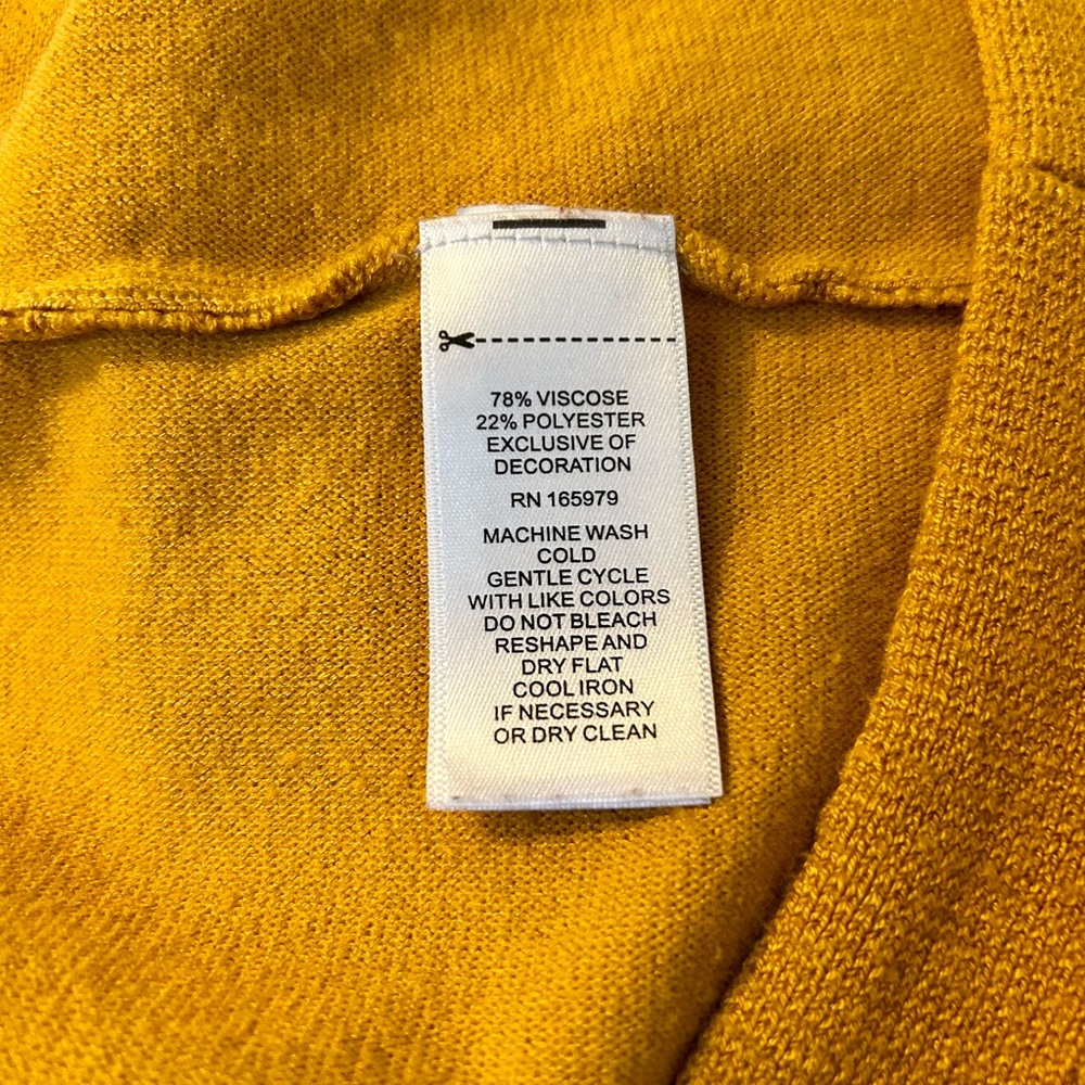 Cable & Gauge Mustard Yellow Button Shoulder Sweater XL Lightweight Knit Top - Picture 5 of 7